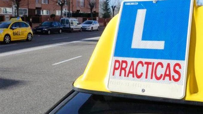 Новая система сдачи экзаменов на права - первые проблемы для канарских автошкол Новая система сдачи экзаменов на права - первые проблемы для канарских автошкол