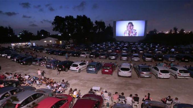 На Тенерифе появится первая площадка для автокино на Канарских островах На Тенерифе появится первая площадка для автокино на Канарских островах