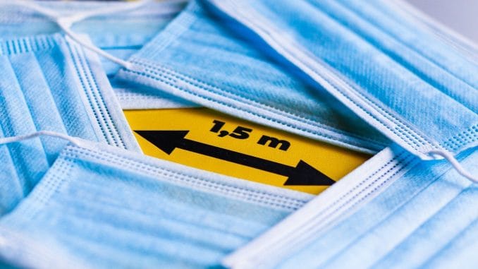 Два года спустя после "estado de alarma" Испания начинает обсуждать конец масок Два года спустя после "estado de alarma" Испания начинает обсуждать конец масок