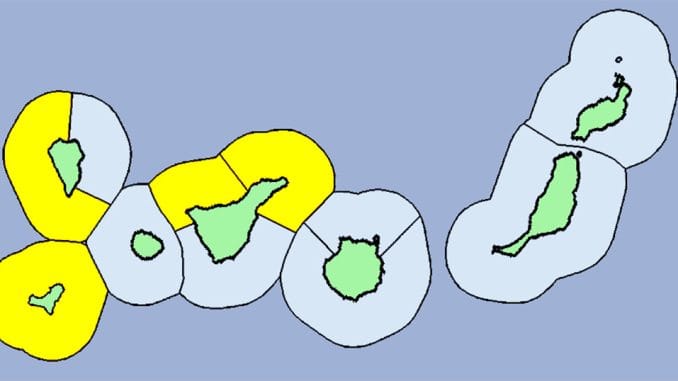 Объявлен максимальный уровень предупреждения по прибрежным явлениям на Канарах