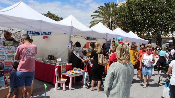 Тенерифе: в эти выходные дни в El Medano состоится очередная Книжная ярмарка Тенерифе: в эти выходные дни в El Medano состоится очередная Книжная ярмарка