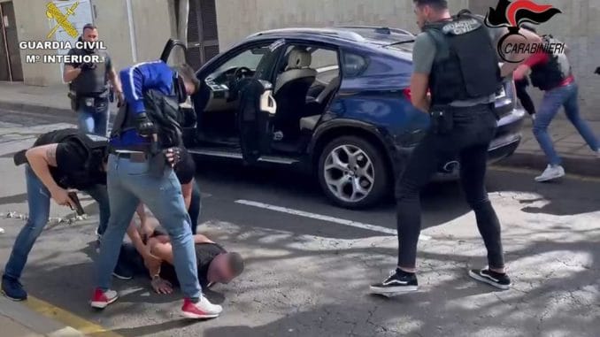 На Тенерифе задержан очень опасный иноземный грабитель На Тенерифе задержан очень опасный иноземный грабитель