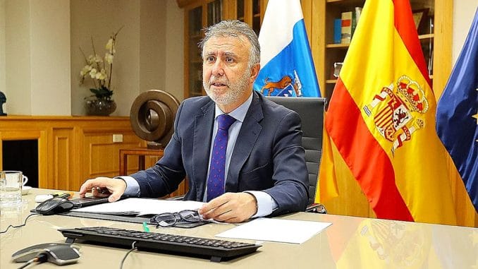 Президент Канар считает, что маски в помещениях могут отменить на следующей неделе