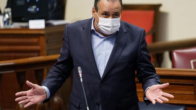 На Канарах требуют немедленного увольнения политиков, связанных с делом о масках На Канарах требуют немедленного увольнения политиков, связанных с делом о масках