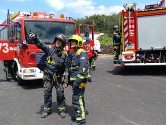 Тенерифе: на шоссе TF-1, в муниципалитете Adeje, тушили загоревшийся автомобиль