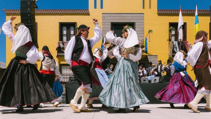 Длинные выходные - Día de Canarias. Канарцы решили хорошенько отдохнуть в эти дни Длинные выходные - Día de Canarias. Канарцы решили хорошенько отдохнуть в эти дни