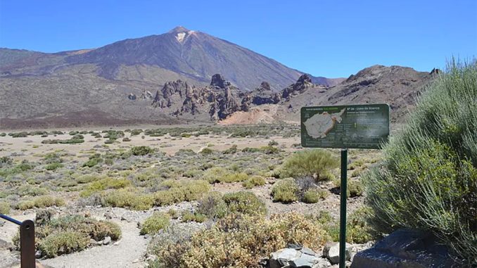 Сколько раз повторять: не оставляйте вещей в машине на виду! Поймали ещё двух воров на Тейде Сколько раз повторять: не оставляйте вещей в машине на виду! Поймали ещё двух воров на Тейде
