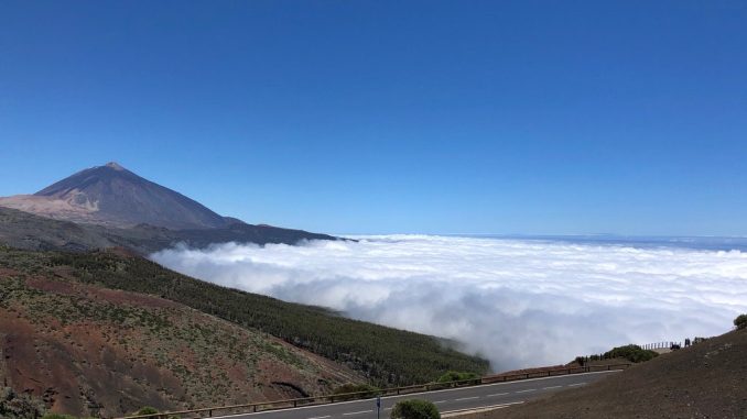 На Тейде случился большой оползень. Но это вроде как не от землетрясений На Тейде случился большой оползень. Но это вроде как не от землетрясений