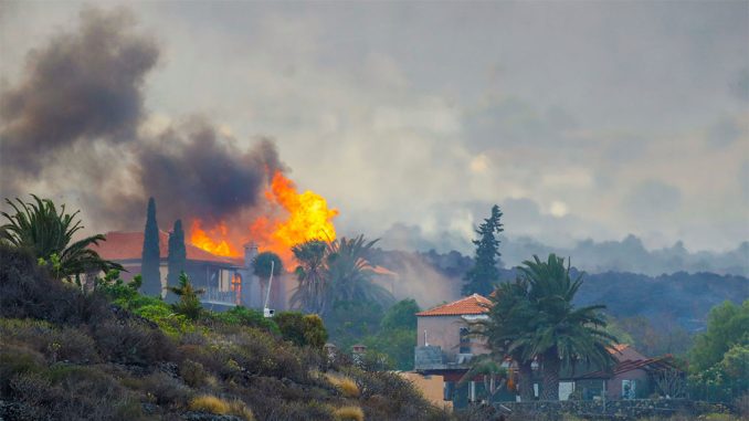 Вулканологи на Канарах решили попугать публику: когда следующее извержение? Вулканологи на Канарах решили попугать публику: когда следующее извержение?