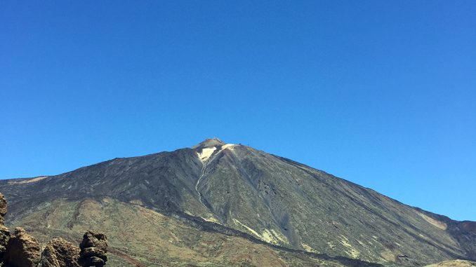 Тенерифе: под вулканом Тейде зарегистрировано сотни подземных толчков Тенерифе: под вулканом Тейде зарегистрировано сотни подземных толчков