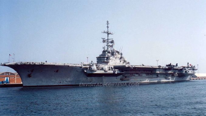 Радиоактивный авианосец отказалась принимать Турция, пока болтается рядом с Канарами Радиоактивный авианосец отказалась принимать Турция, пока болтается рядом с Канарами