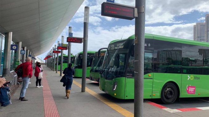 Тенерифе: таких больших скидок на проезд в автобусах и трамвае остров ещё не помнит