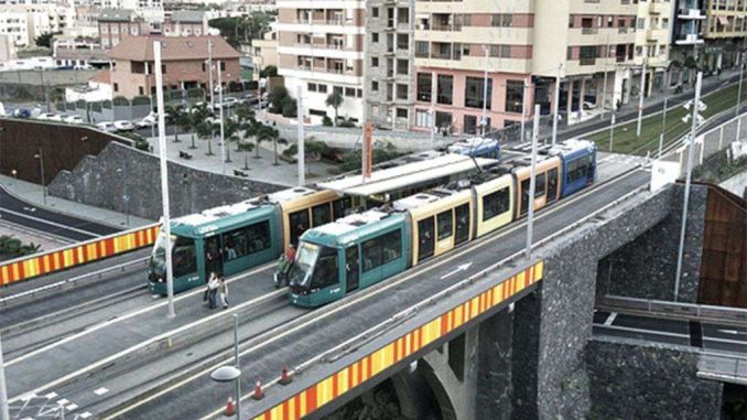 Мужчина сбросился с моста Zurita в столице острова Тенерифе Мужчина сбросился с моста Zurita в столице острова Тенерифе