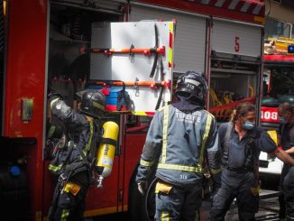 Тенерифе: пожарные вытаскивали человека из автомобиля после ДТП на севере острова