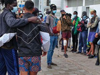 Министр Escrivá заявил, что мигранты на Канарах долго не задерживаются