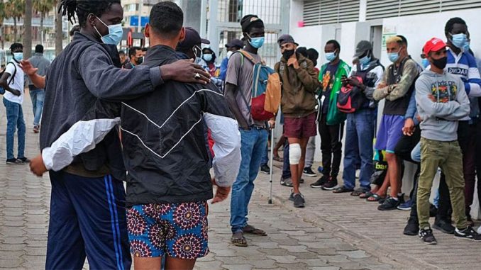 Министр Escrivá заявил, что мигранты на Канарах долго не задерживаются Министр Escrivá заявил, что мигранты на Канарах долго не задерживаются