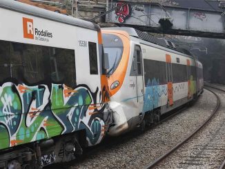 155 пассажиров пострадали в результате столкновения поездов в Испании