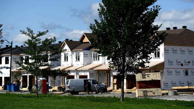 Канада первой сделала шаг: законодательно запрещает продавать жильё иностранцам Канада первой сделала шаг: законодательно запрещает продавать жильё иностранцам