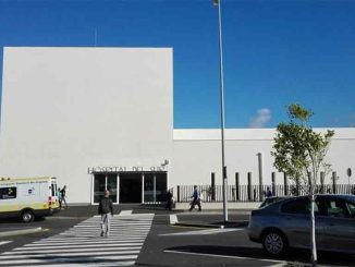 Мужчина попал в ловушку в собственном автомобиле после опрокидывания на TF-1