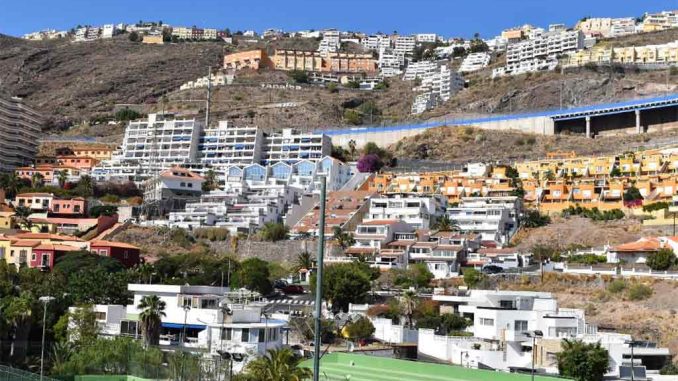 Два трупа на Тенерифе за 24 часа, полиция верит, что смерти связаны между собой Два трупа на Тенерифе за 24 часа, полиция верит, что смерти связаны между собой