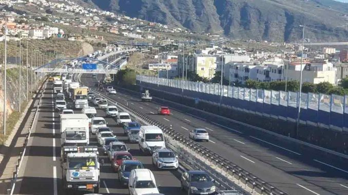 Дороги Тенерифе: каждый день пробки, каждый день дорожные происшествия Дороги Тенерифе: каждый день пробки, каждый день дорожные происшествия