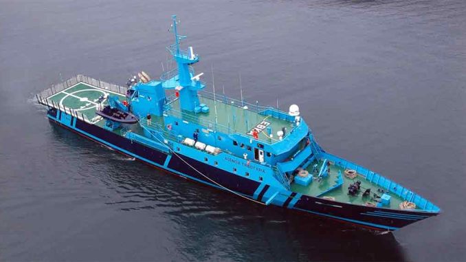 Возле Канарских островов погиб таможенник при абордаже парусника с наркотиками Возле Канарских островов погиб таможенник при абордаже парусника с наркотиками