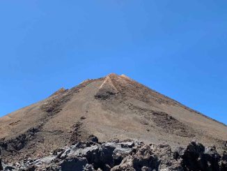 К чему бы это? В Кабильдо уверяют, что нет беспокойства из-за извержения Тейде