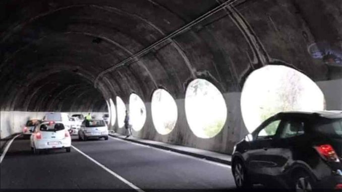 Пожилой мотоциклист устроил тяжёлую аварию на севере острова Тенерифе Пожилой мотоциклист устроил тяжёлую аварию на севере острова Тенерифе