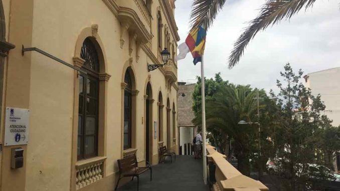 Агент по недвижимости на юге Тенерифе арестована за мошенничество