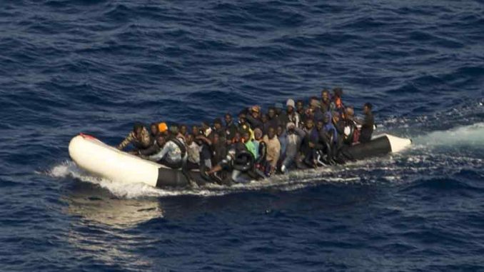 Трагедия на канарском маршруте: одиннадцать человек остались в океане