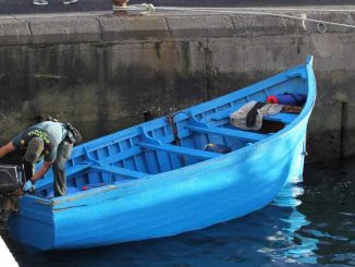 Новый наплыв нелегальных мигрантов на Канары - сегодня добрались до Тенерифе