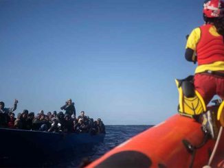 Нелегальные мигранты из Африки торопились на канарские выборы поздравить избранников