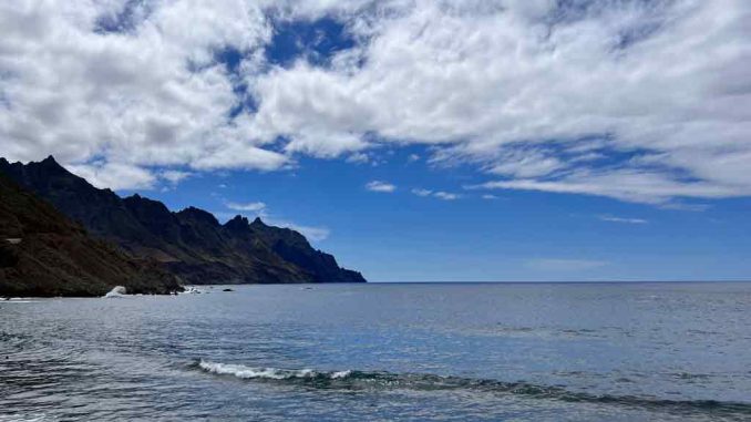 На севере Тенерифе, на playa de Benijo, погиб мужчина из России На севере Тенерифе, на playa de Benijo, погиб мужчина из России