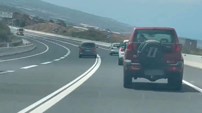 Кто так торопится на острове Тенерифе? В основном обкуренные или пьяные... Кто так торопится на острове Тенерифе? В основном обкуренные или пьяные...