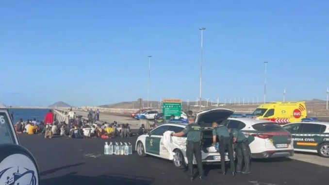 Канарские острова могут стать "тюрьмой для иммигрантов". Или всё же нет? Канарские острова могут стать "тюрьмой для иммигрантов". Или всё же нет?