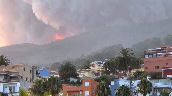 Тенерифе не уберёгся от огня и просит Мадрид прислать гидросамолёты для борьбы с ним Тенерифе не уберёгся от огня и просит Мадрид прислать гидросамолёты для борьбы с ним