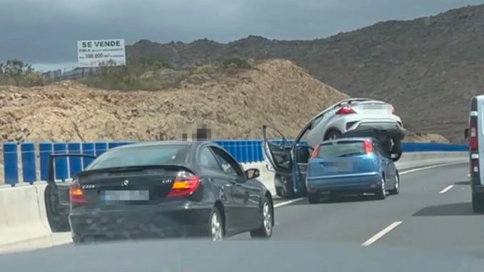 Дожили: на юге Тенерифе, на шоссе TF-1, зарегистрирован первый случай "автосекса" Дожили: на юге Тенерифе, на шоссе TF-1, зарегистрирован первый случай "автосекса"