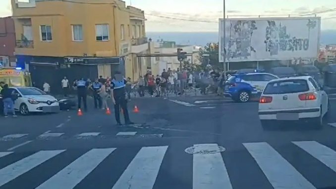 В столице острова Тенерифе столкнулись автомобиль и мотоцикл, есть раненые В столице острова Тенерифе столкнулись автомобиль и мотоцикл, есть раненые