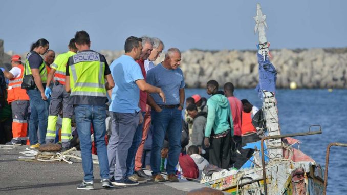 Канары говорят о крахе миграционной политики, Мадрид смотрит в сторону Канары говорят о крахе миграционной политики, Мадрид смотрит в сторону