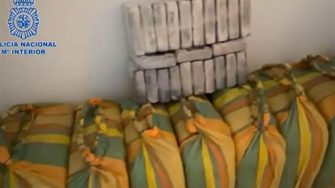 Весёлая находка на Тенерифе: в роскошном шале изъяты 1000 килограмм кокаина Весёлая находка на Тенерифе: в роскошном шале изъяты 1000 килограмм кокаина