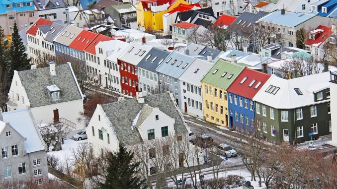 Проблема с огромным наплывом туристов не только у Канарских островов