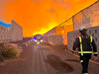 Пожар на заводе по производству компоста в Arona на юге Тенерифе