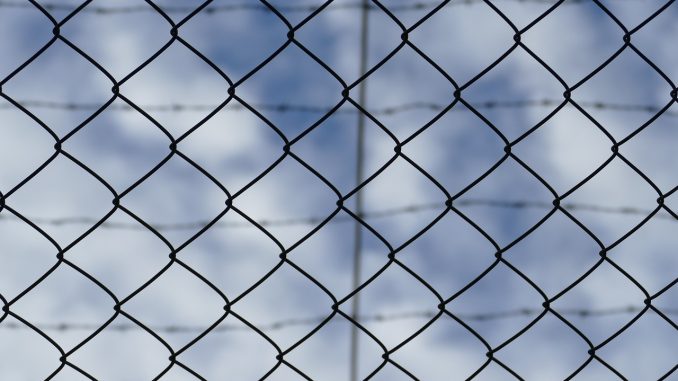 Почти три тысячи иностранцев выслали из Испании в прошлом году Почти три тысячи иностранцев выслали из Испании в прошлом году