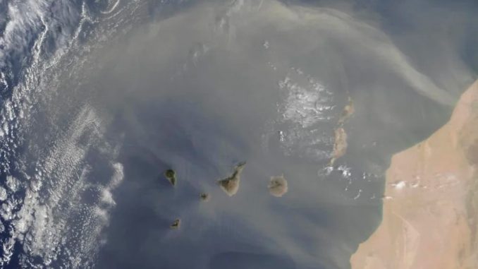 Aemet предупреждает: калима ещё более усилится с сегодняшнего дня Aemet предупреждает: калима ещё более усилится с сегодняшнего дня