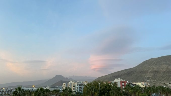 Признайтесь: соскучились по калиме? Она уже снова собралась на Канары Признайтесь: соскучились по калиме? Она уже снова собралась на Канары