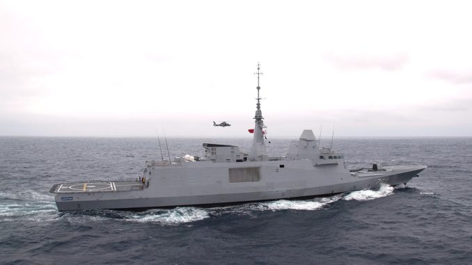 Марокко проводит военные маневры в сотне километров от Канар Марокко проводит военные маневры в сотне километров от Канар