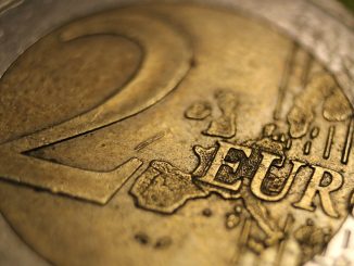 Сколько фальшивых монет и банкнот Банк Испании изъял в 2023 году?