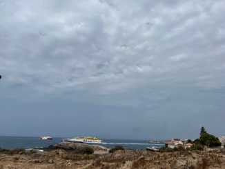 Потеряли автомобиль в океане во время рейса парома с острова Ла-Гомера