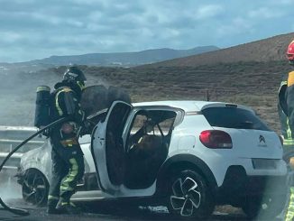 Сгорел автомобиль на южном шоссе острова Тенерифе TF-1