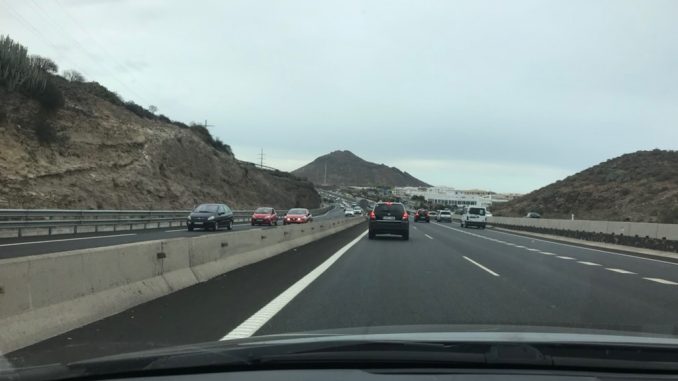 На Тенерифе, на шоссе TF-1 водитель и пассажир подрались во время движения На Тенерифе, на шоссе TF-1 водитель и пассажир подрались во время движения